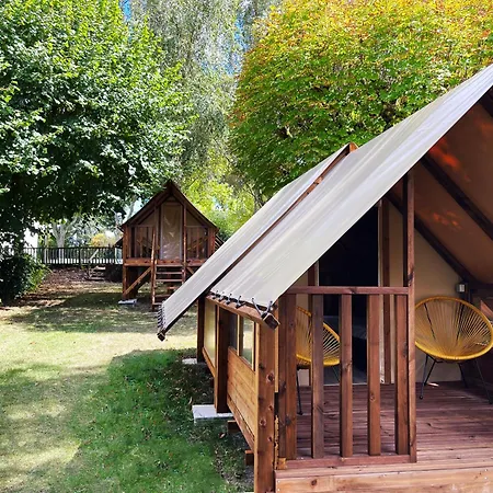 Camping Canal De Berry Saint-Amand-Montrond Exterior photo