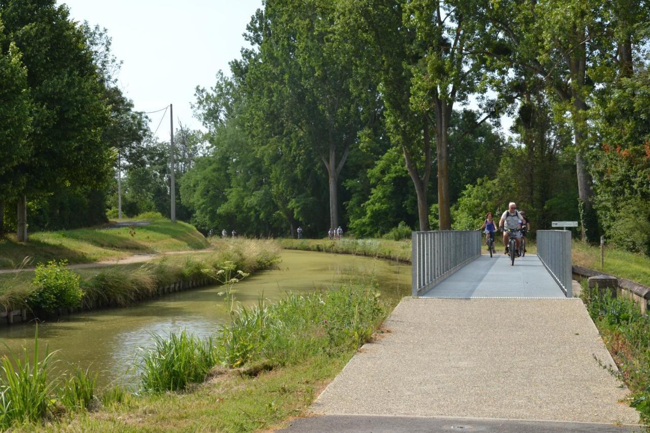 Campsite Canal De Berry